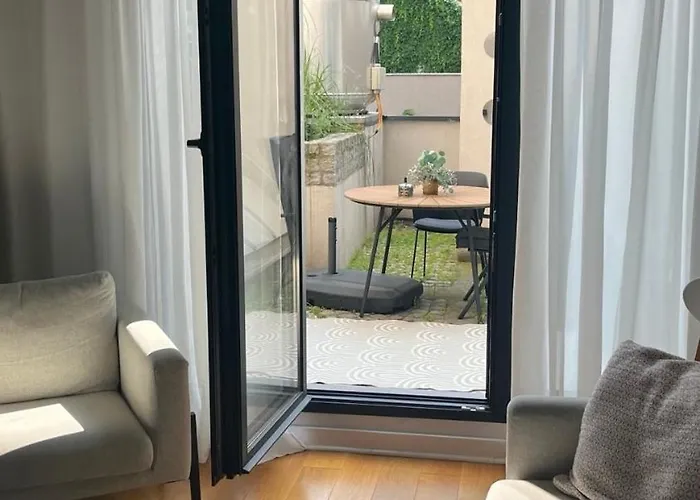 Lux And Family Nest Next To Skadarlija